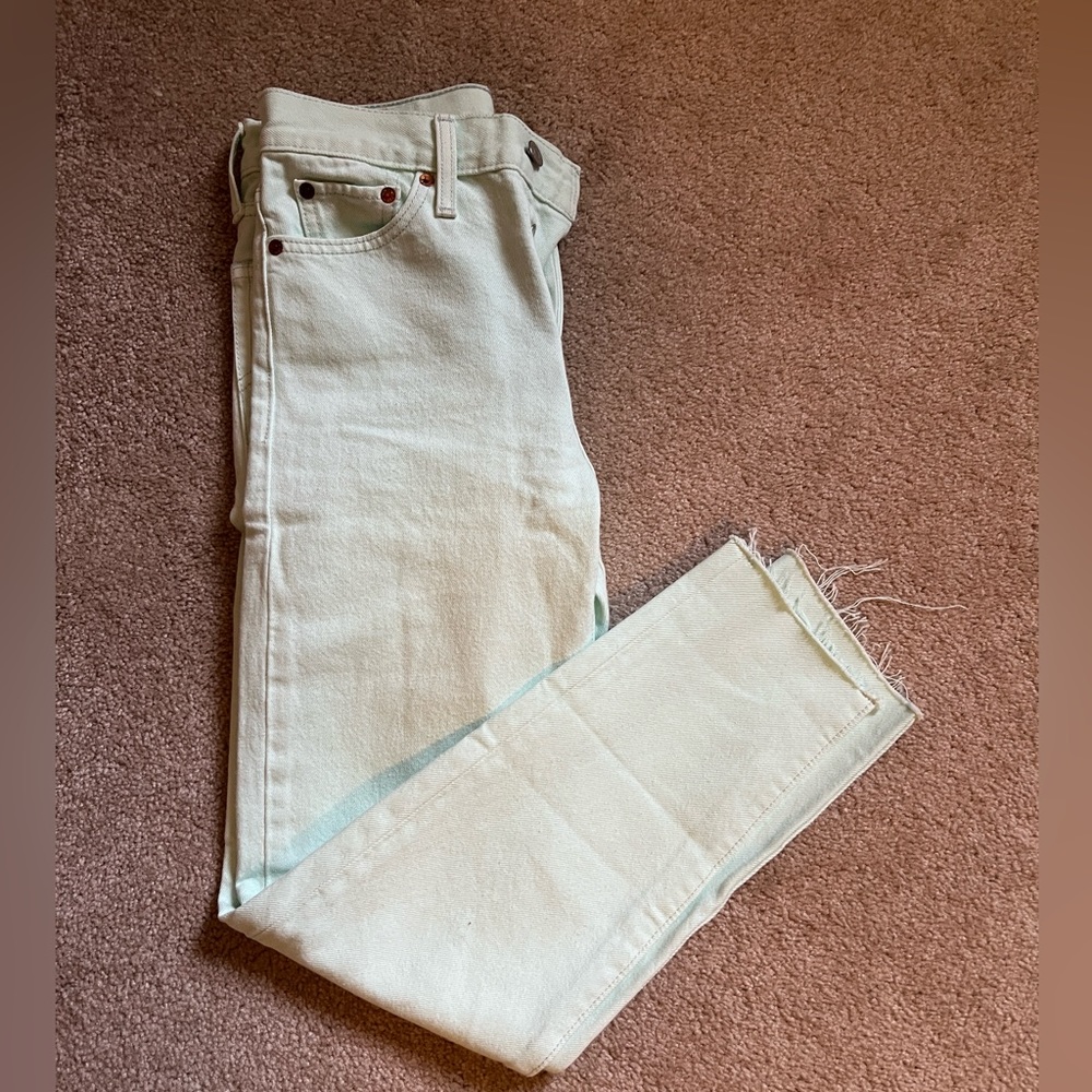 Levi Wedgie Pastel Mint Green Jeans Raw Hem Size 25 - Picture 4 of 7
